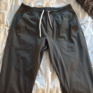 Vuori Gray Sweatpants with Elastic Waistband and Tapered Leg